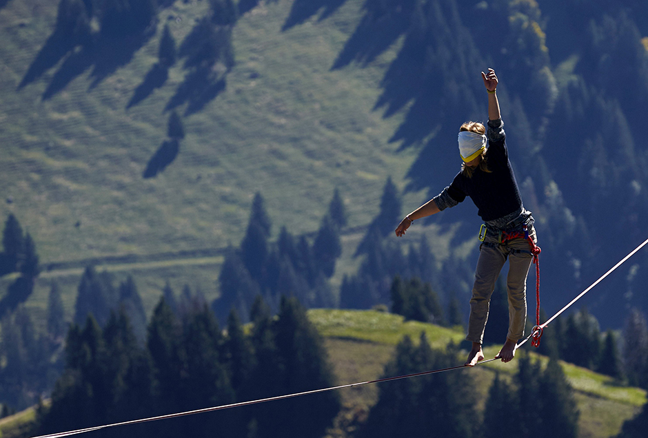 REUTERS/Denis Balibouse