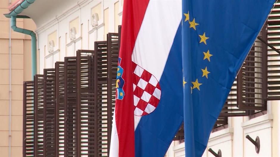 hrvatska eu zastave n1