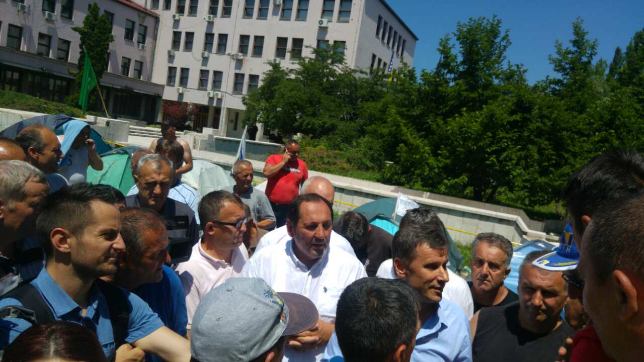 image-0-02-05-7f39723293fcd71bbbf8031d2782d47518cb33a789e18c9fb48216a15e8354a9-V