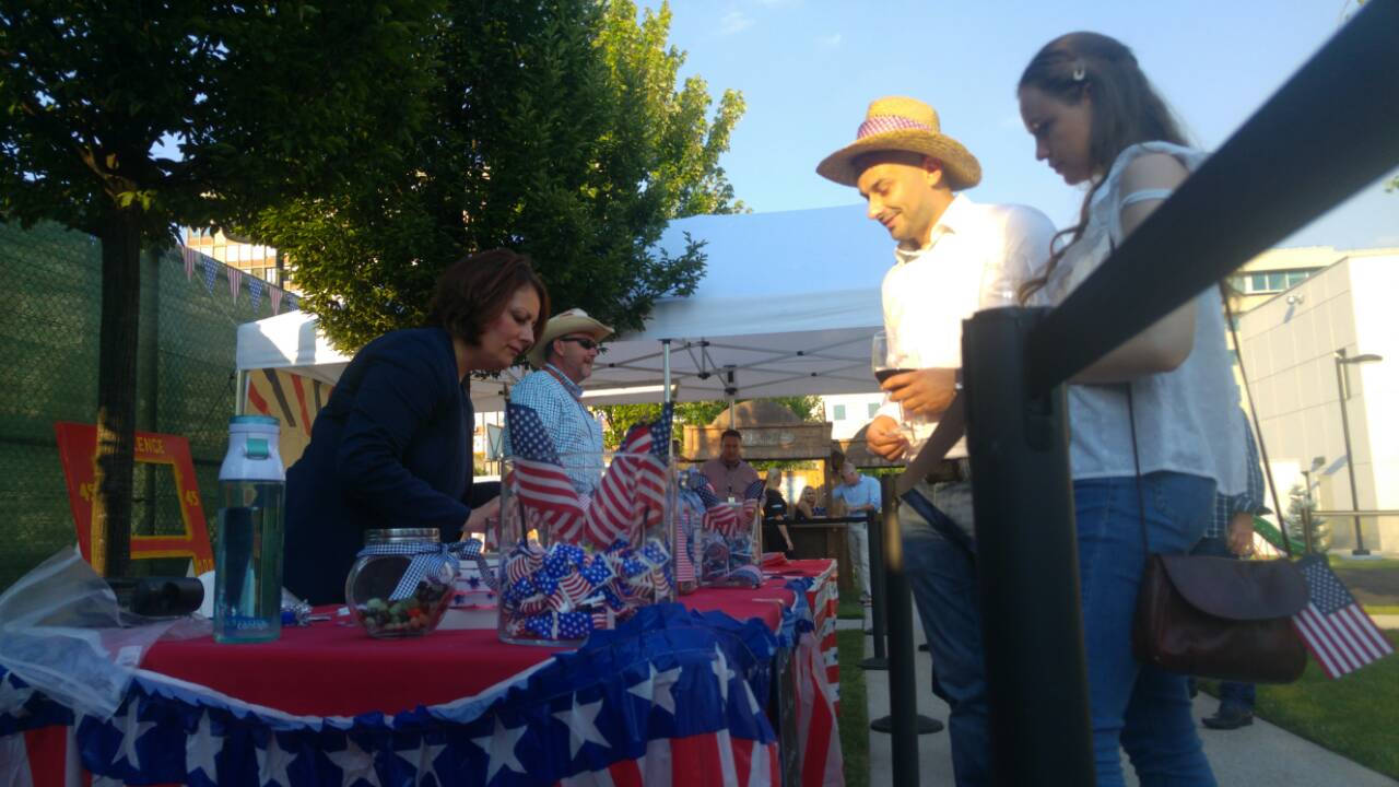 image-0-02-05-a7b8ede0cbe257e4233b884e510645faebc2b00a04baba639e0fae11497ac9f1-V