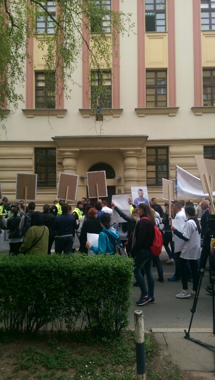 image-14f721b319bf0c789077ad4911777304a66549b0c220dd8dddfd2a503fc5c816-V