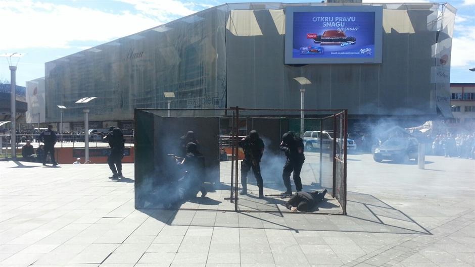 image-297f573aa1d9699dbe56348e6f28ab1879a0772acd903b297fe526972508d147-V