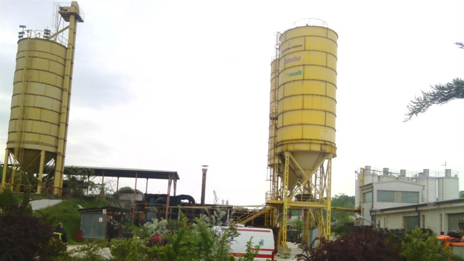 image-32de2f58514da265d2813a626b45d6166854b7b65cd666512f54a80d7685e287-V