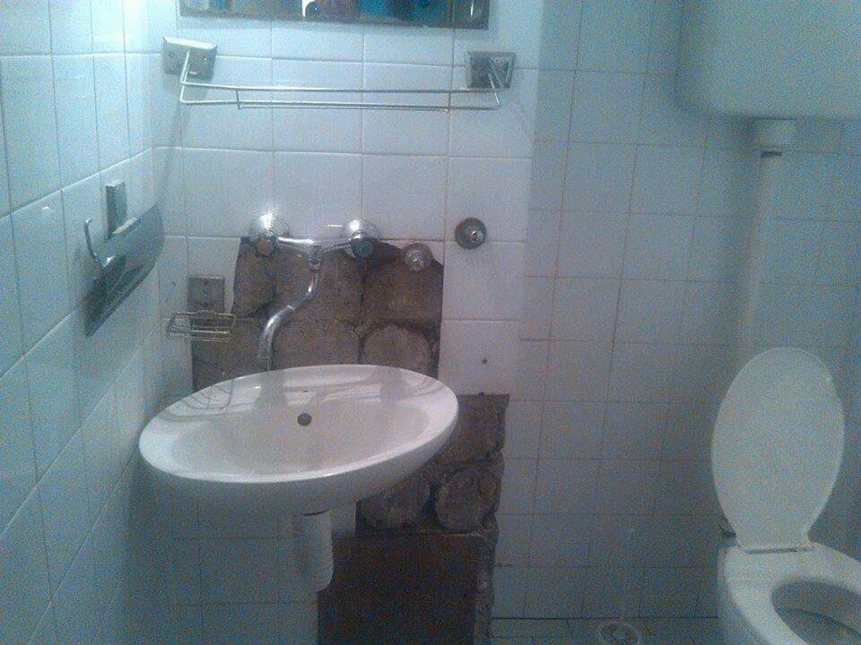 image-7e224c5098bc04b33e58a9d69fa93ec4029cd960acf552a899c3913e95ae76d1-V