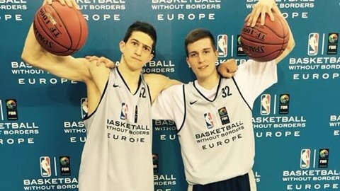 image-a70148c0105009488ef90ca9fdcee7e623c4b9bb181c98268582579b273cc720-V