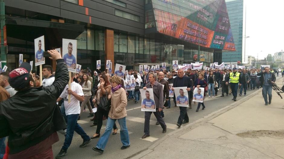 image-debf9d97f3d2496f124e6e1899012f8040a8259ab9fddeb4347fa550370a0594-V