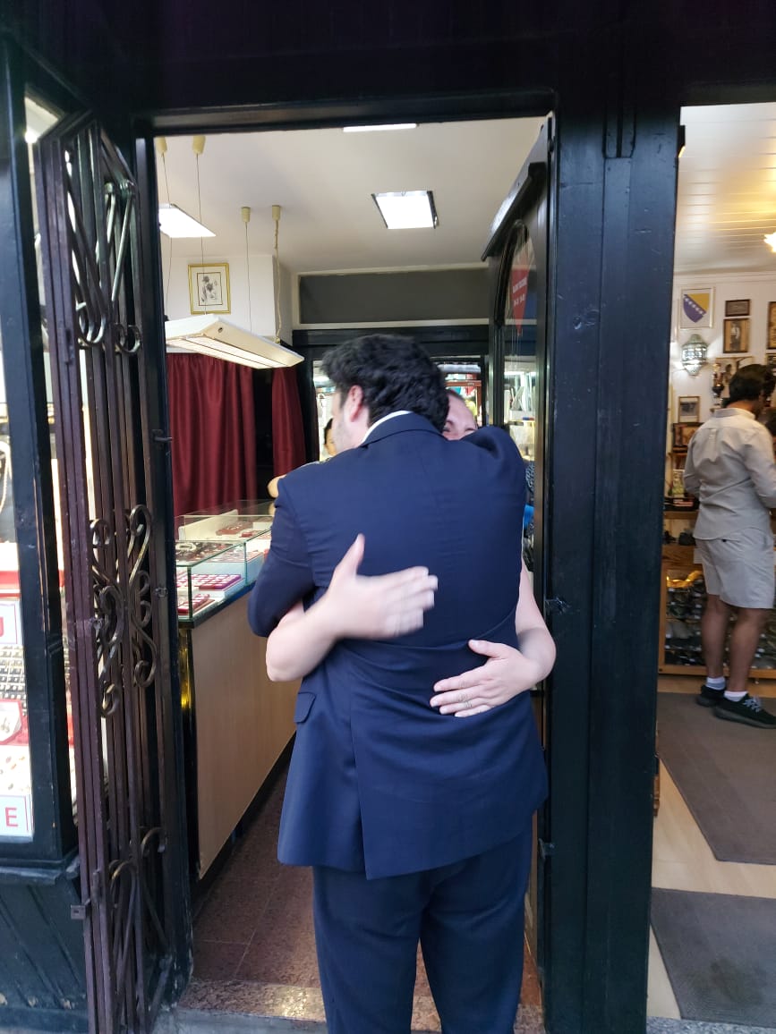 Dritan Abazović prošetao ulicama Sarajeva