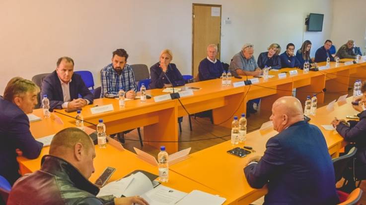 IMG-3c693fe76504e3238829e90b0d145f03-V-920x414