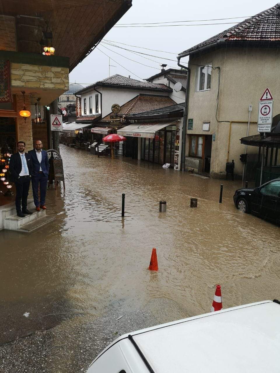 IMG-54bdf8e99cc7c5abddb341a0cde5d897-V