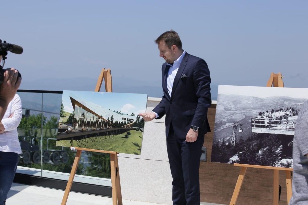 IMG-8102801bff881504dd5c09a6bc0fc870-V