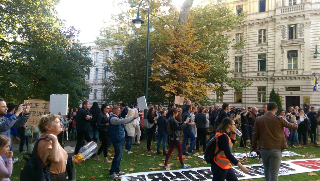 IMG-83203cca0306835a9766888196be9780-V