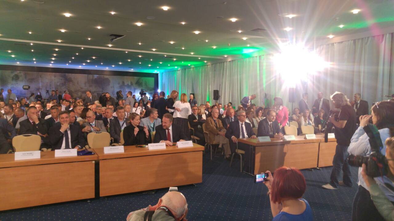 IMG-92539bcbbf75602597213cf9c5c1e4be-V