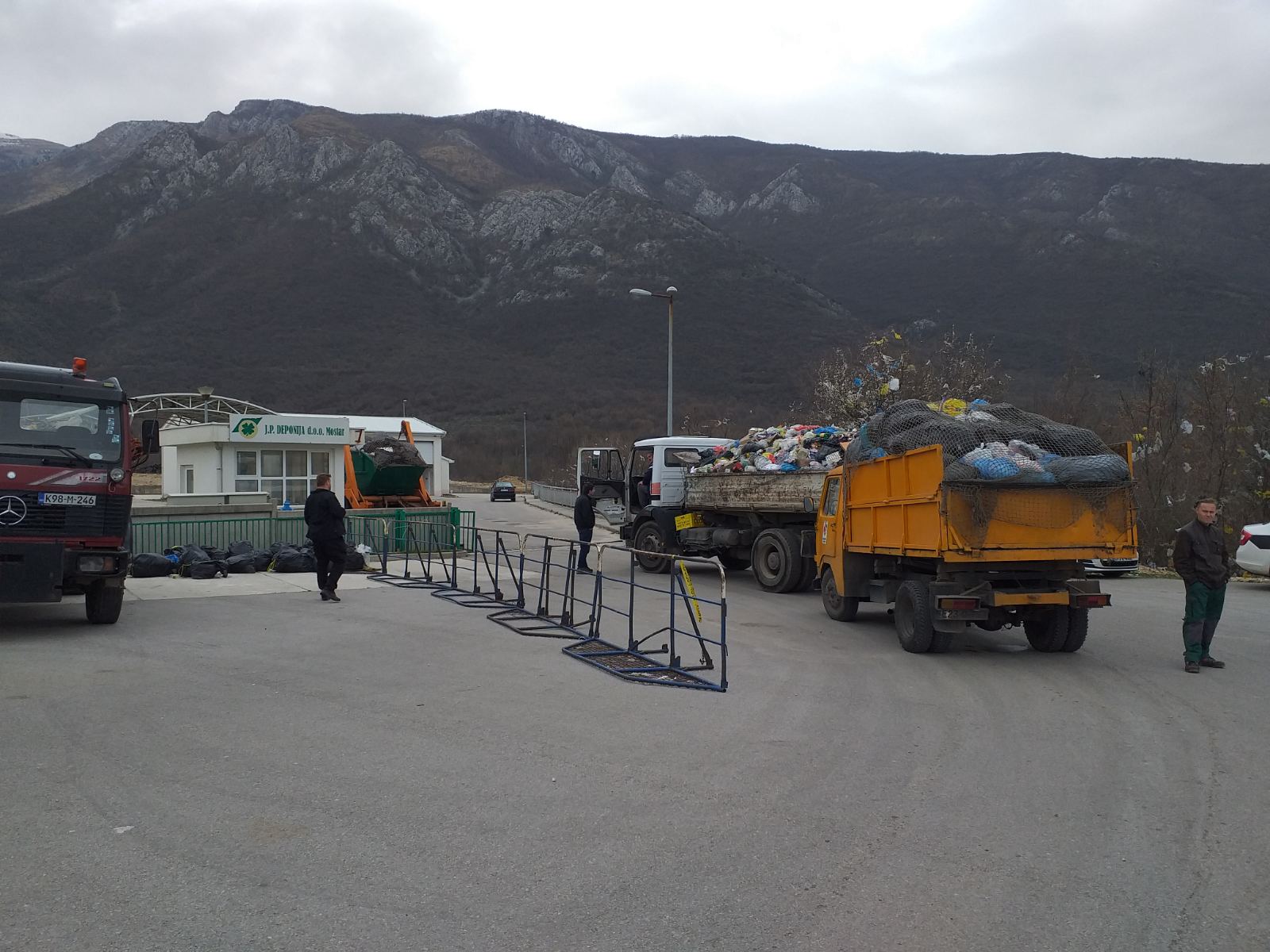 IMG-c4f46cf7f23c5eef89bd926ea6eca9a8-V