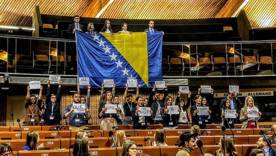 IMG-e6f4edeb998a996a83bad1fd86c71d2f-V-1_2 (1)