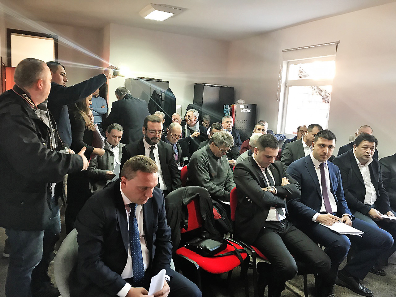 IMG-ebbaba217e2e973d37e8331bd91af79e-V