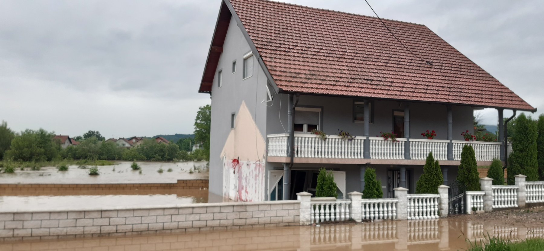 IMG-ecfb9b9ca1c8d3e85890af1528273f18-V