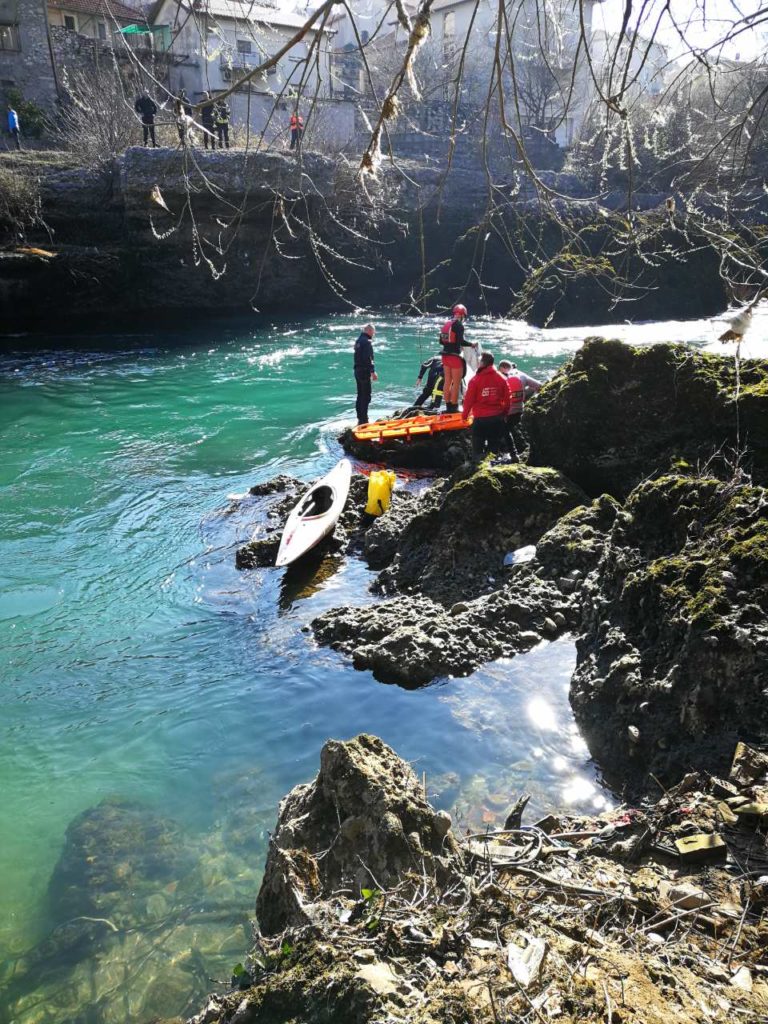 IMG-f73c57dbed9d75849c0102e703ebc15c-V-768x1024