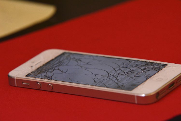 iphone-248906_1920-750x500