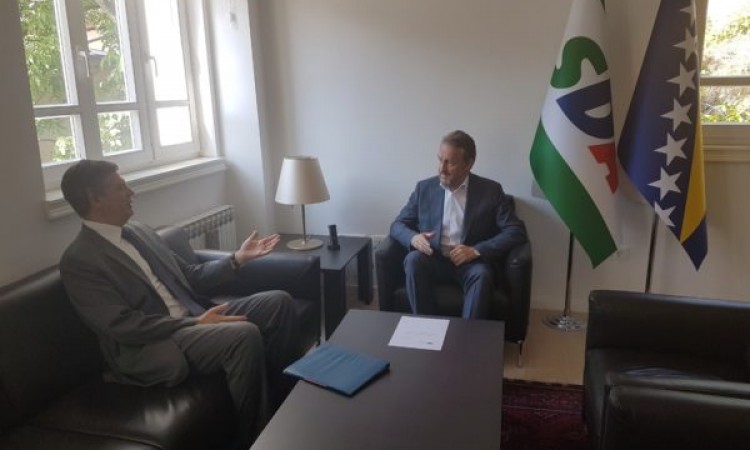 Izetbegovic_Vigemark-600x450