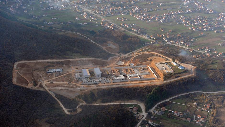 Iznad Vojkovića niče državni zatvor što se vidi lijepo na Guglovoj mapi