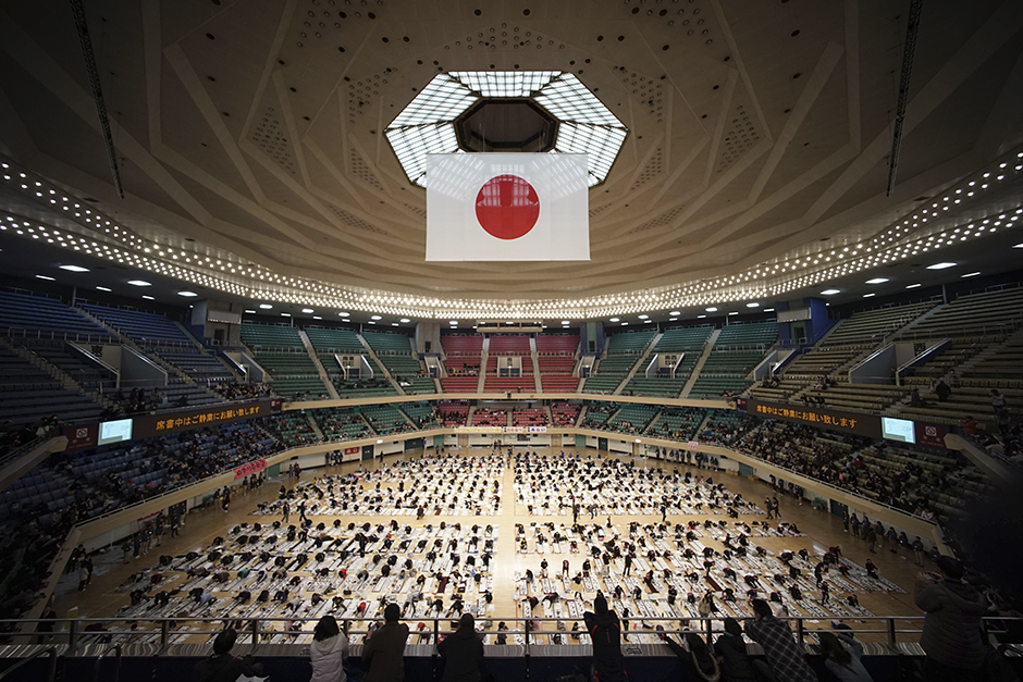 Tanjug/AP/Eugene Hoshiko