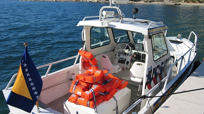 kapetanija-brod-neum-otraga
