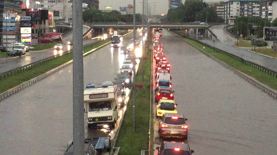kiša poplava pljusak autoput tanjug