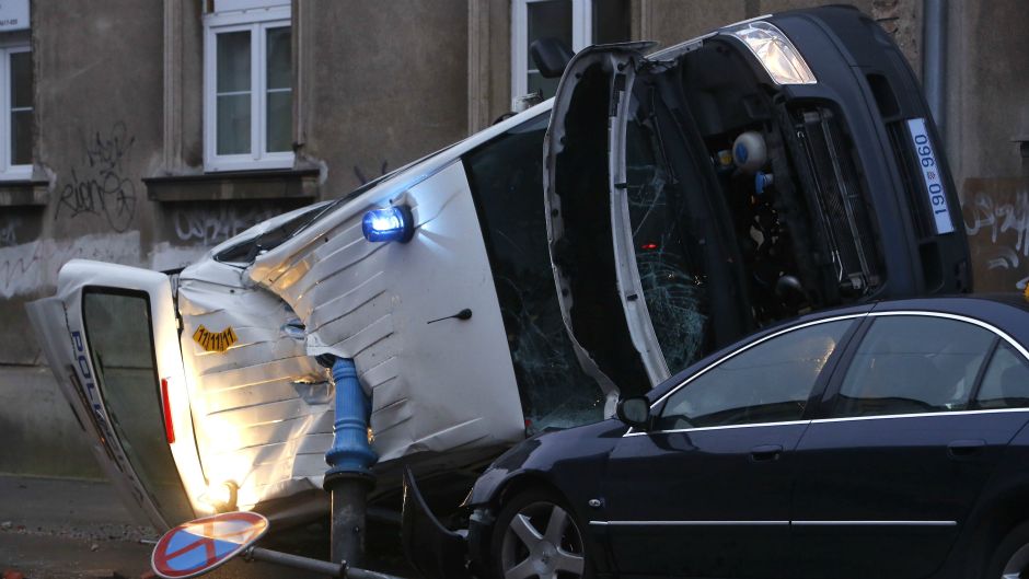 Kombi_policijski_kombi_7_cropix_DamjanTadic