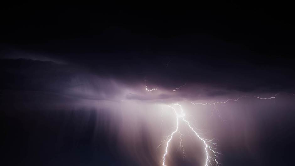 lightning-bolt-768801_1920