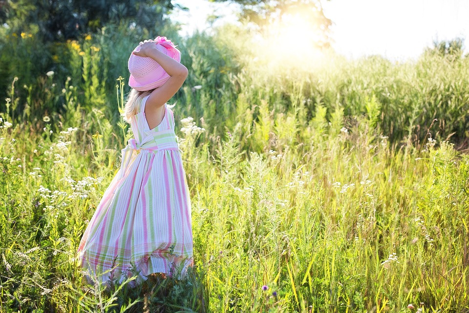 little-girl-2516582_960_720