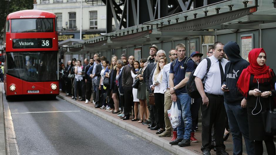 london-guzve-Tanjug-AP-Frank-Augstein