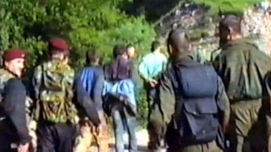 -majka-mladica-kojeg-su-ubili-skorpioni-kada-sam-na-snimku-vidjela-sina-pala-sam-u-nesvijest_1405603278