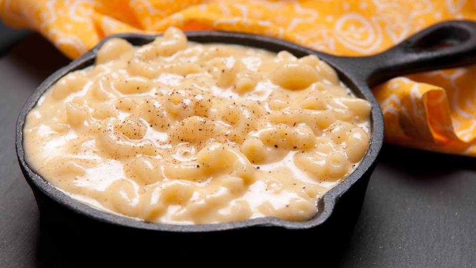 Makarone sa sirom, Makarone, Pasta