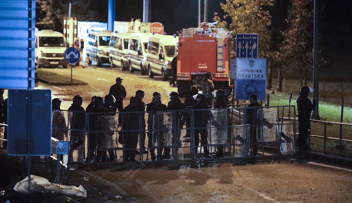 Maljevac, policija, Granični prlelaz, migranti, izbjeglice