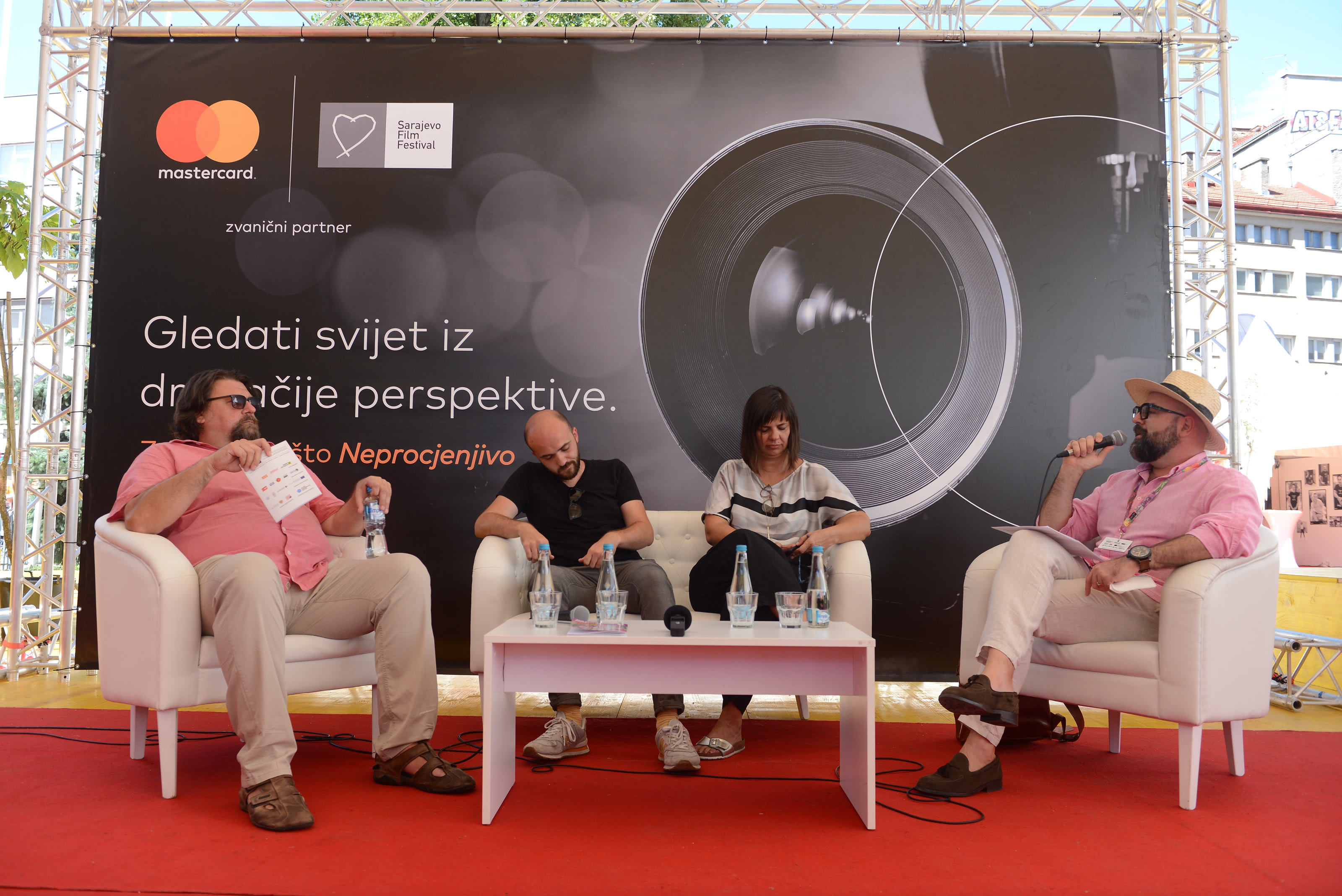 mastercard-panel-diskusija-23-254409.jpeg