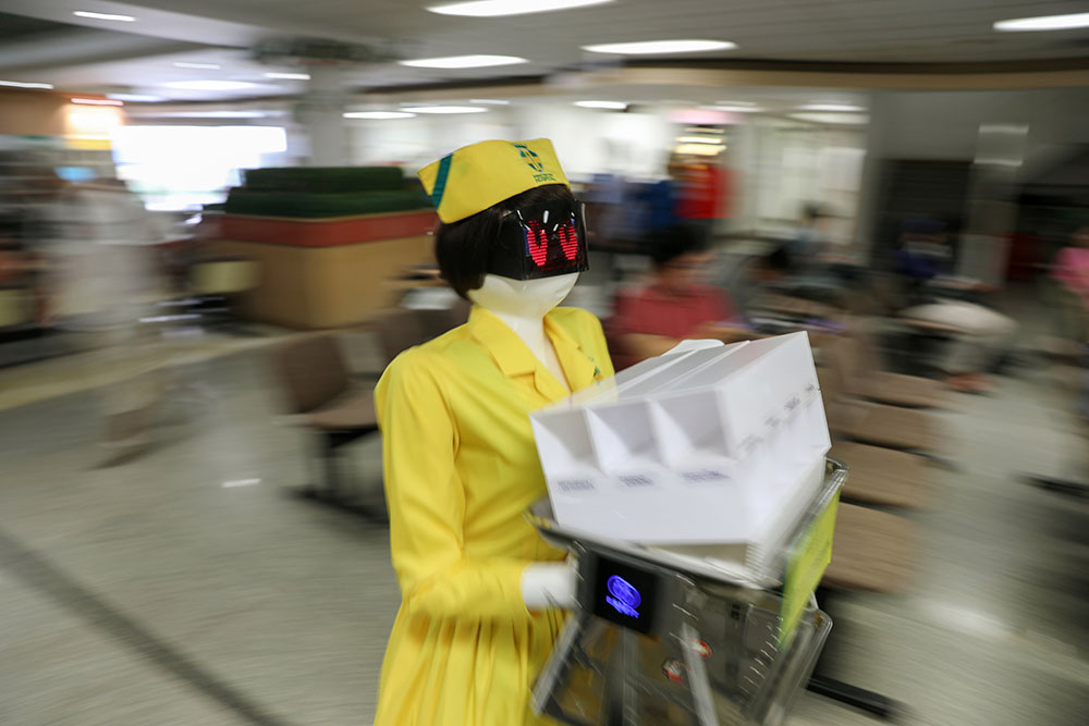 MDICINSKA SESTRA robot (7)