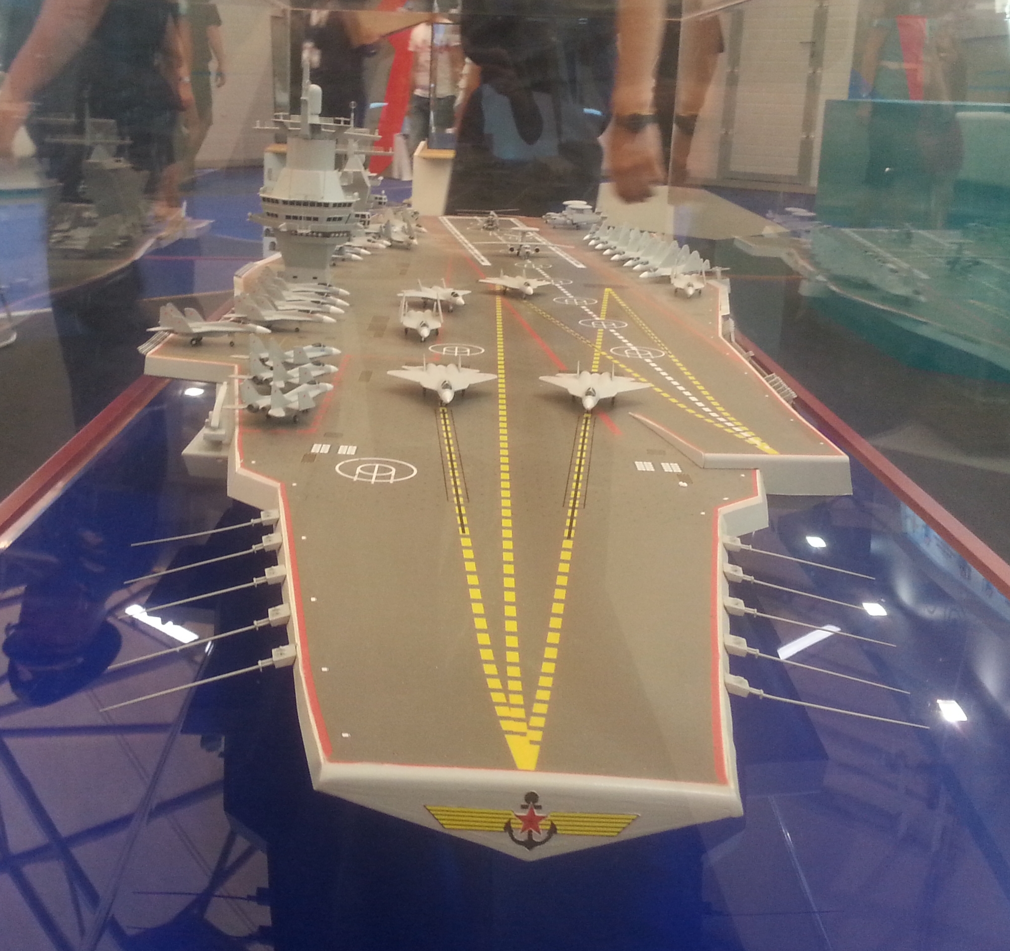 model-aircraft-carrier-project-23000e-at-the-army-2015-2-108574.jpeg