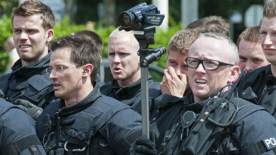 monitoring-600691_1920