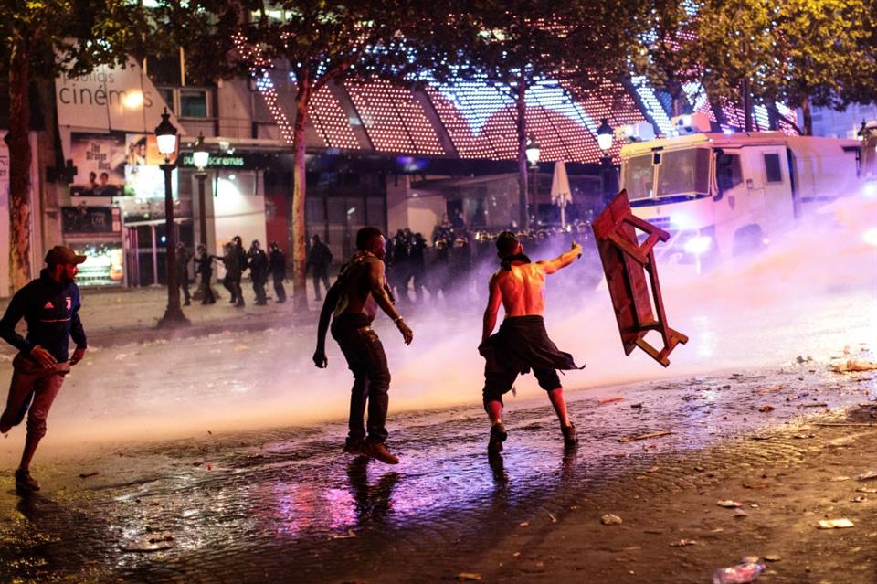 Navijači, nasilje, Pariz