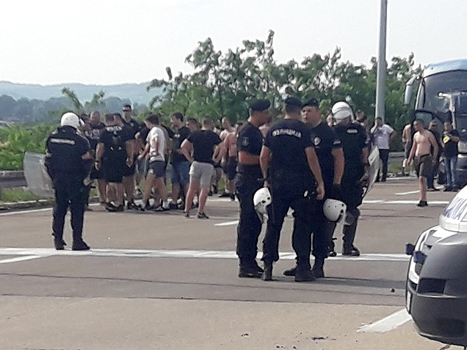 NIS Tuca navijaca Partizana  foto N1 (2)