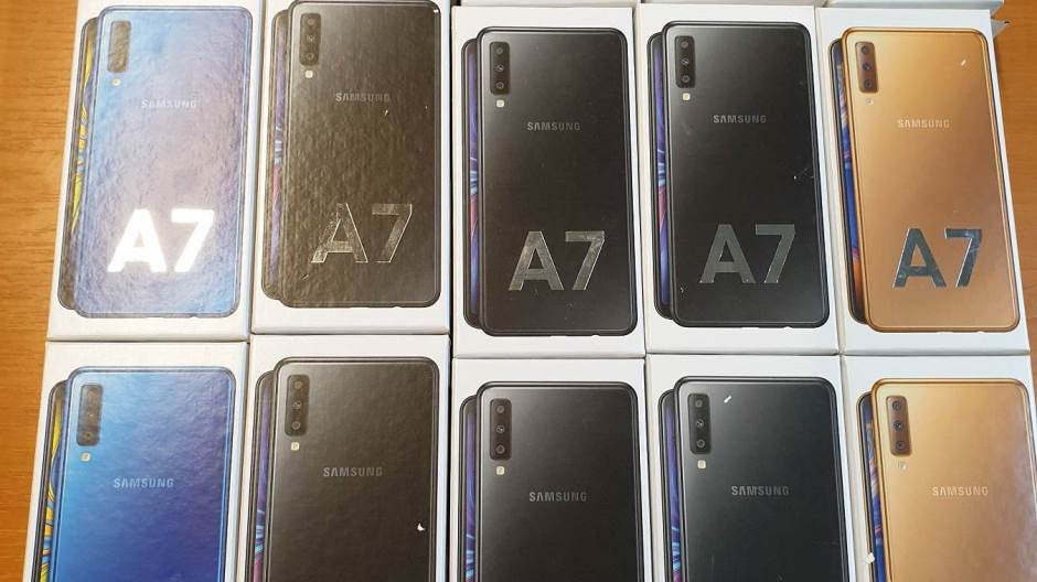 Oduzeti mobilni telefoni i parfemi 3