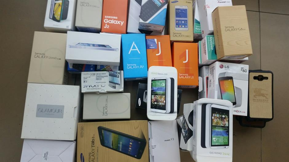 Oduzeti mobiteli i tekstil