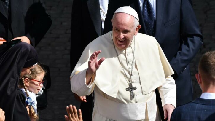 papa-franjo-218203-725x408