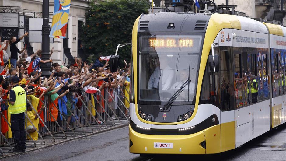 REUTERS/Kacper Pempel