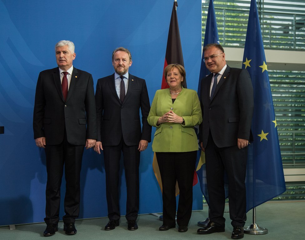 pbih-merkel,6