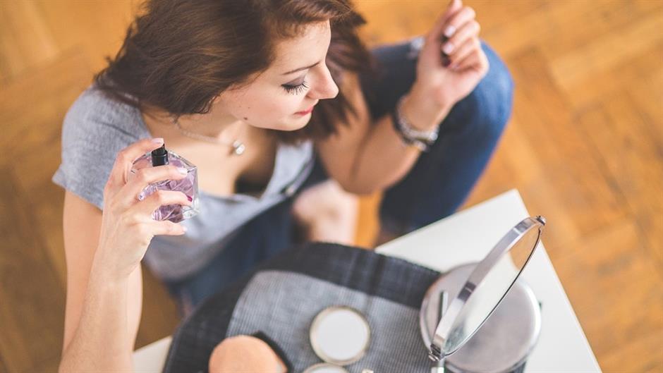 perfume-791698_960_720