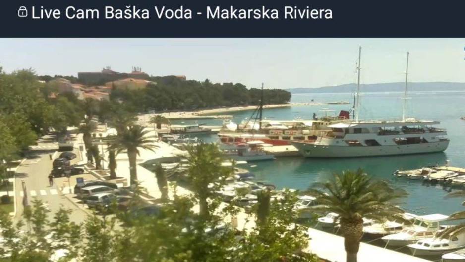 plaza-makarska-296336.jpeg