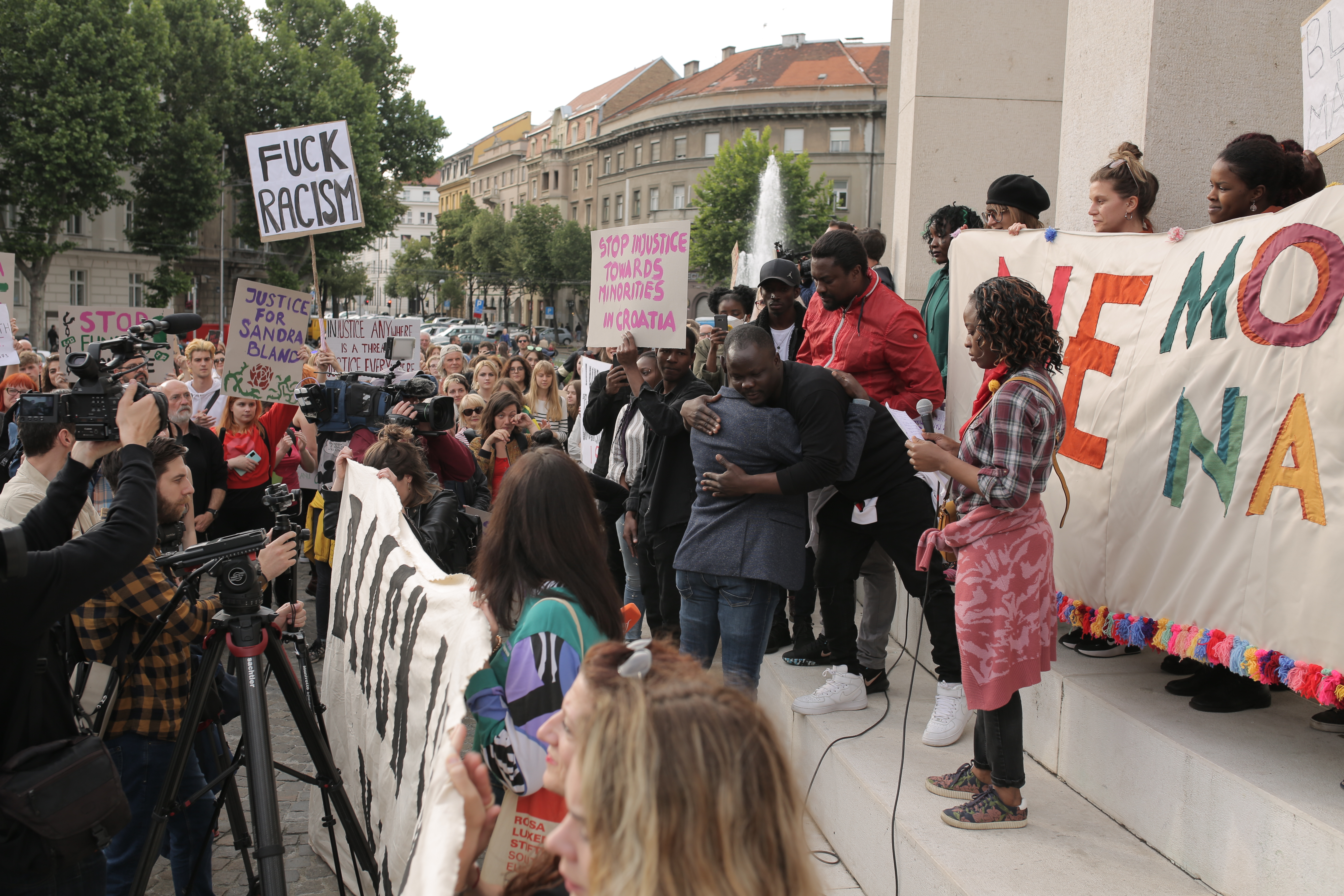 Inicijativa protiv policijskog nasilja i rasizma