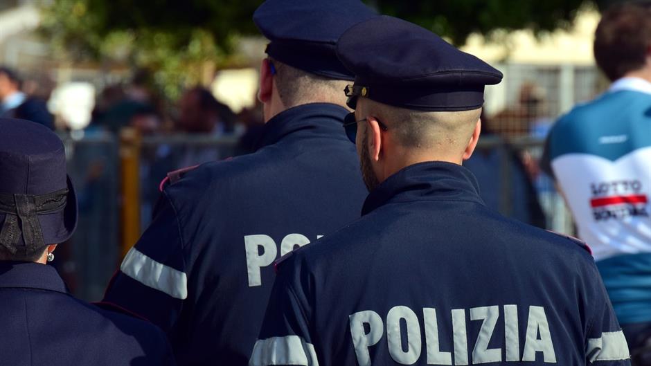 police-3409448_1920