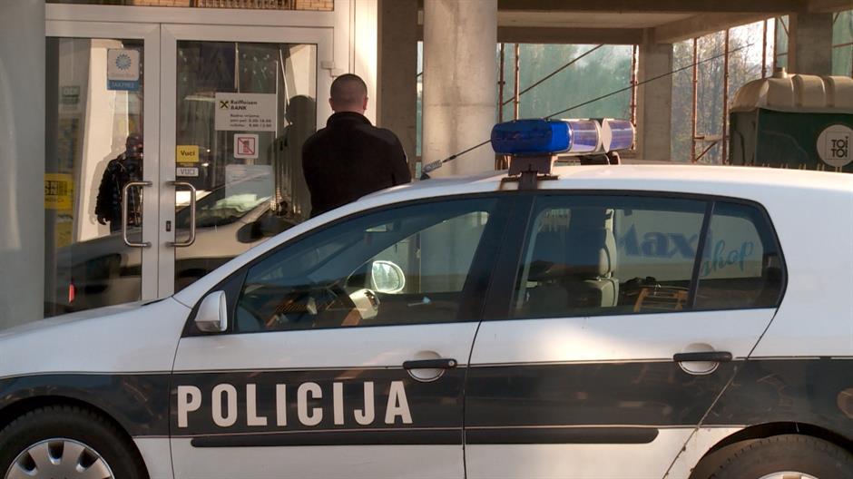 policija